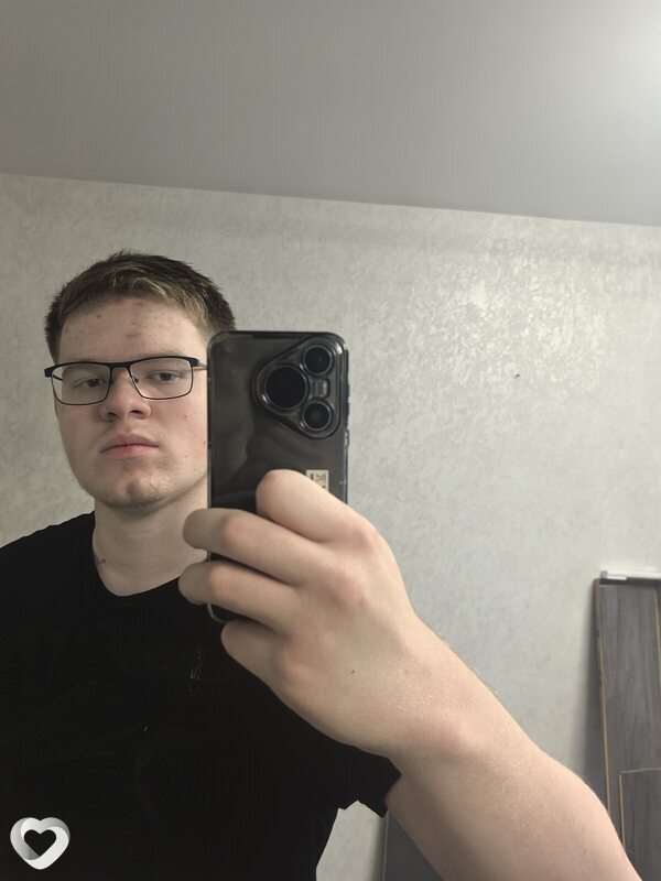 Глеб, 20, Кемерове — анкета №3046532