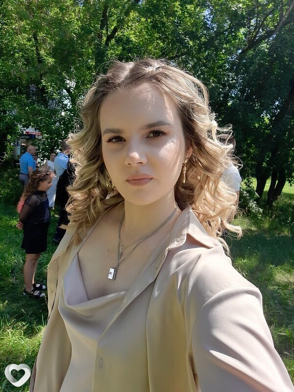 Виктория, 19, Барнауле — анкета №3049752
