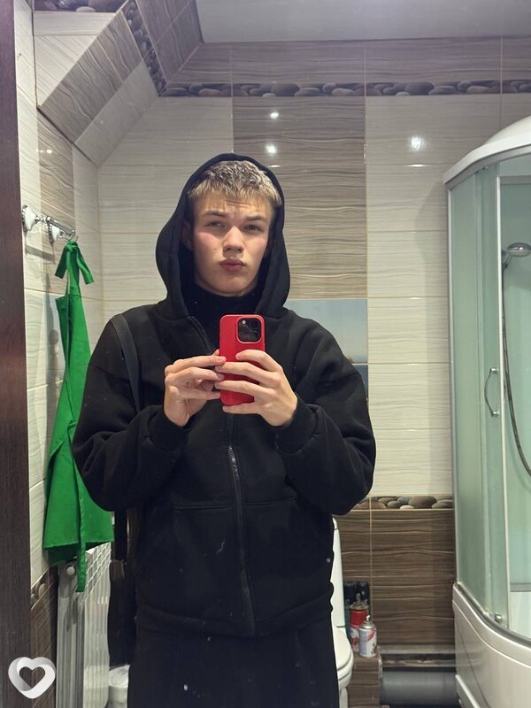 Кирилл, 18, Омске — анкета №3049626