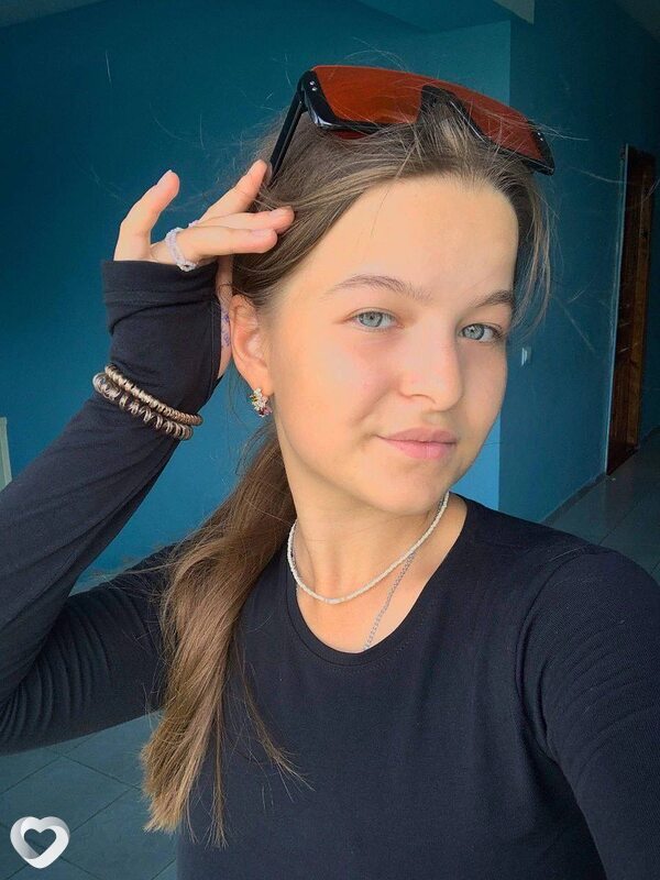 Олеся, 21, Кирове — анкета №3053740