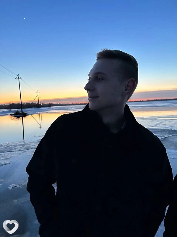 Михаил, 21, Брянске — анкета №3053521