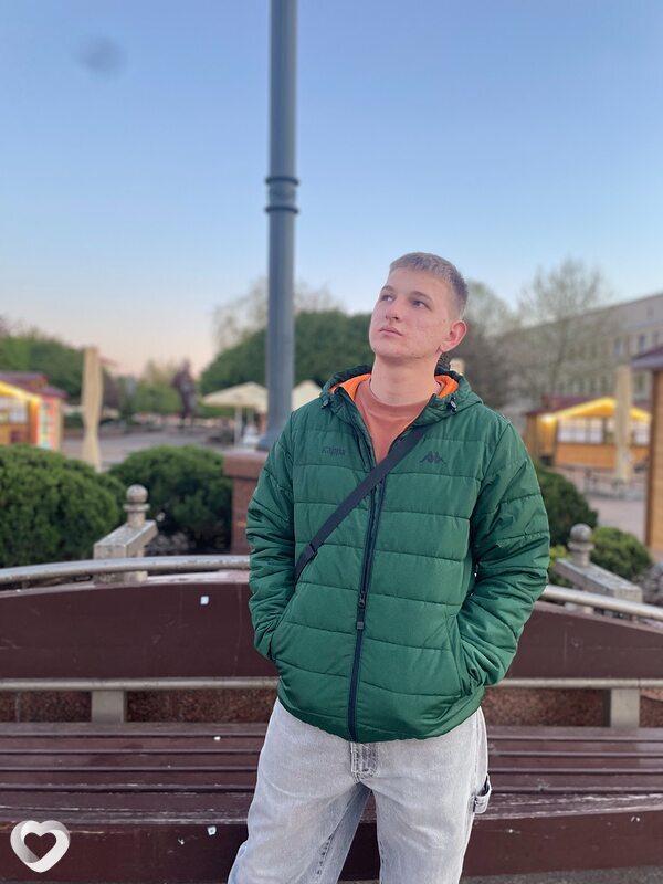 Илья, 23, Солигорске — анкета №3053608