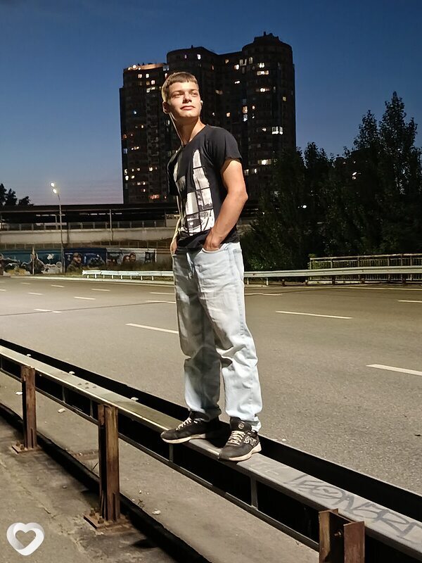 Лёша, 20, Киеве — анкета №3054547