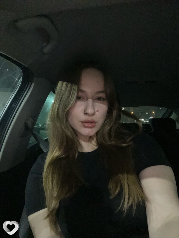 Анютка, 20, Москве — анкета №3054020