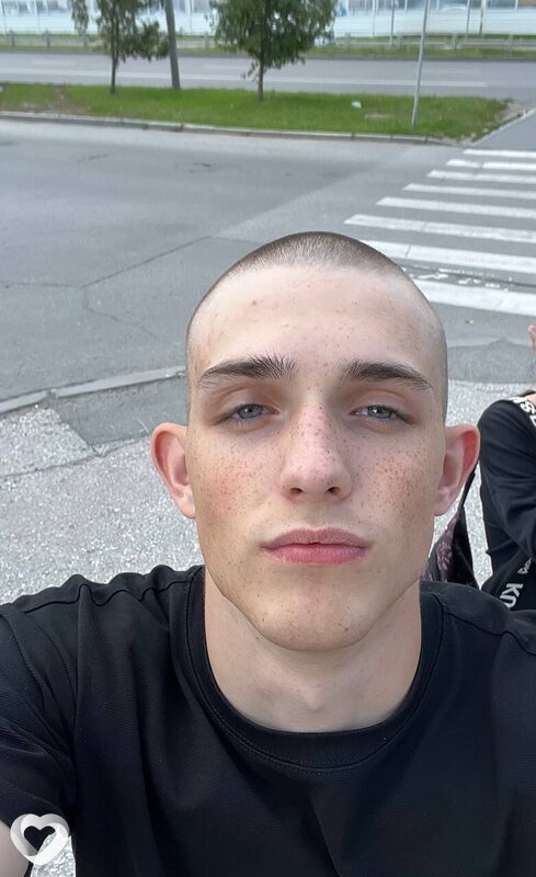 Данила, 19, Екатеринбурге — анкета №3055016
