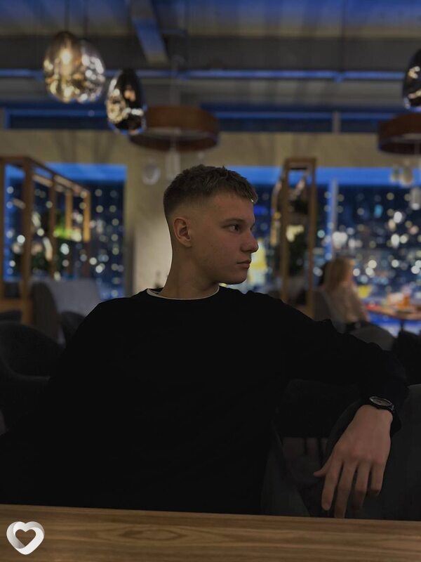 Андрей, 22, Евпатории — анкета №3056905