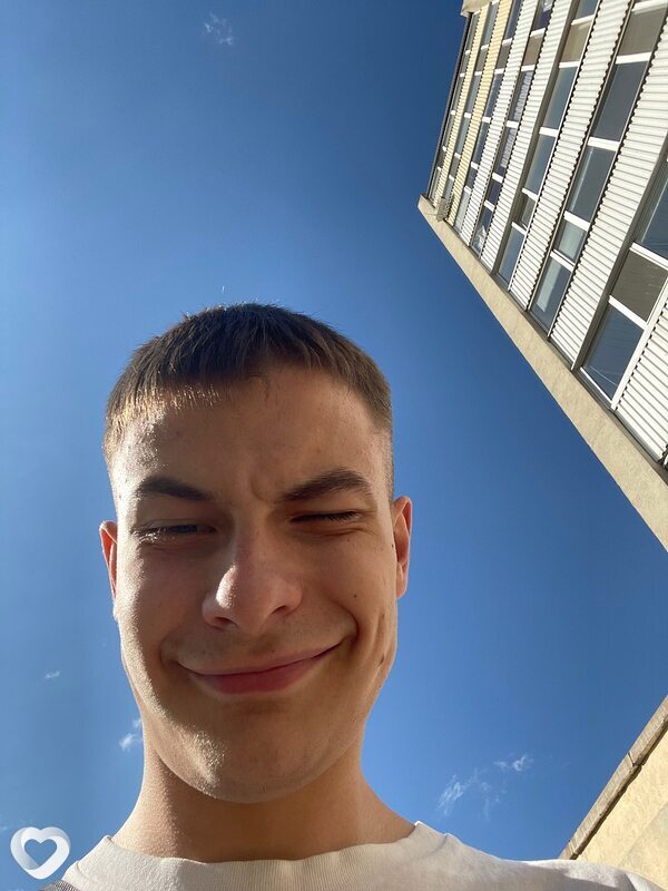 Виктор, 19, Екатеринбурге — анкета №3057643