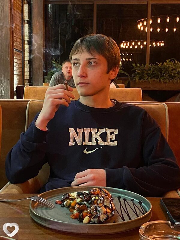 Артём, 19, Пятигорске — анкета №3058242