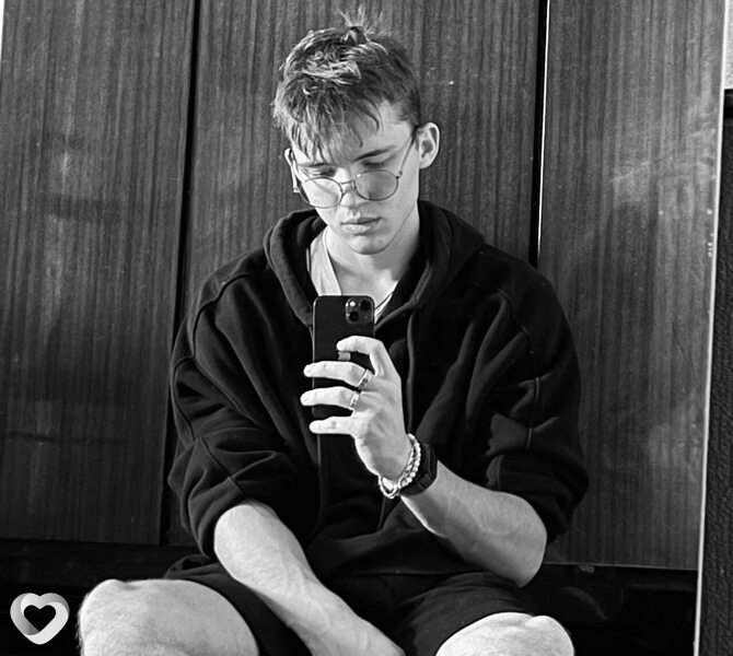 Артур, 31, Алуште — анкета №3060801