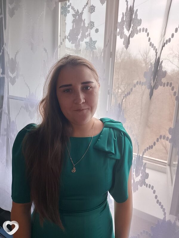 Алёна, 22, Уссурийске — анкета №3061422