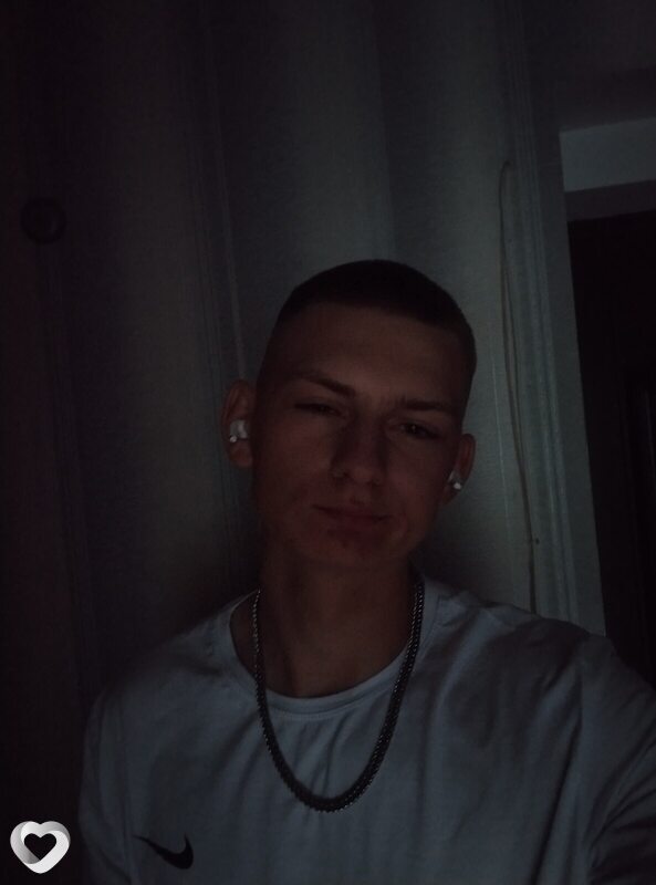 Алекс, 21, Барановичах — анкета №3062395