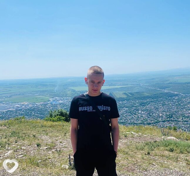 Максим, 23, Москве — анкета №3062872