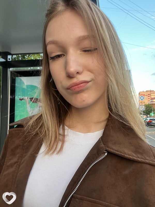 Алёна, 19, Череповце — анкета №3063065
