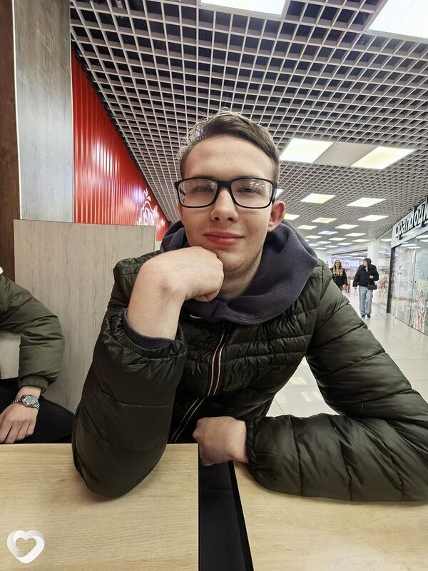 Артём, 19, Барановичах — анкета №3065366