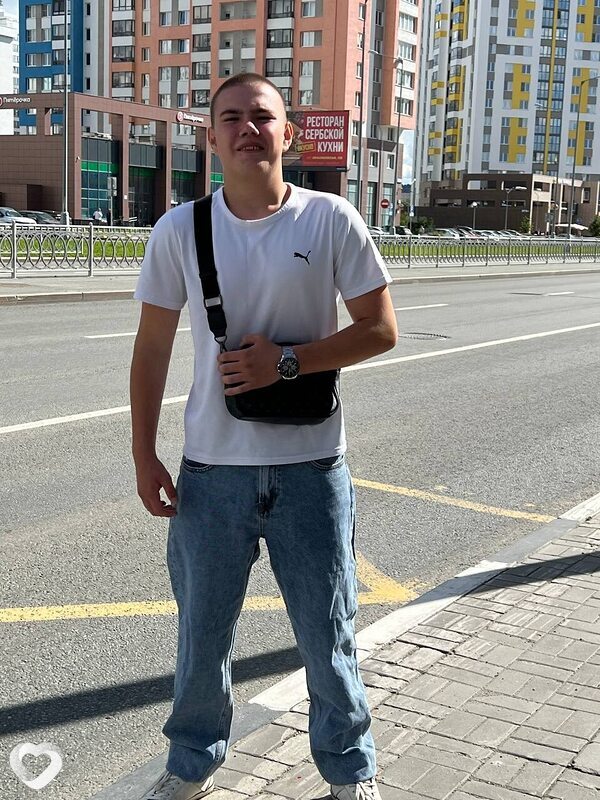 Денис, 18, Екатеринбурге — анкета №3065416