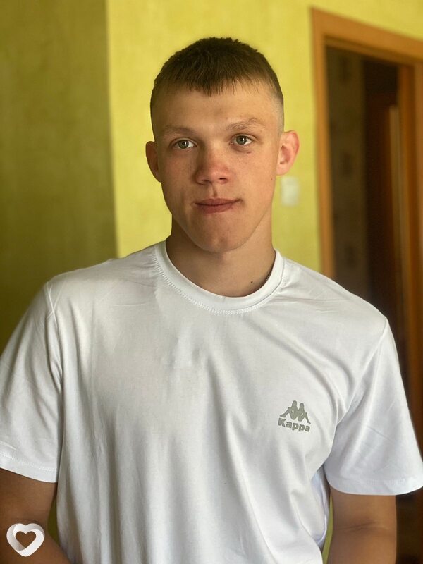 Мишаня, 20, Троицке — анкета №3066255