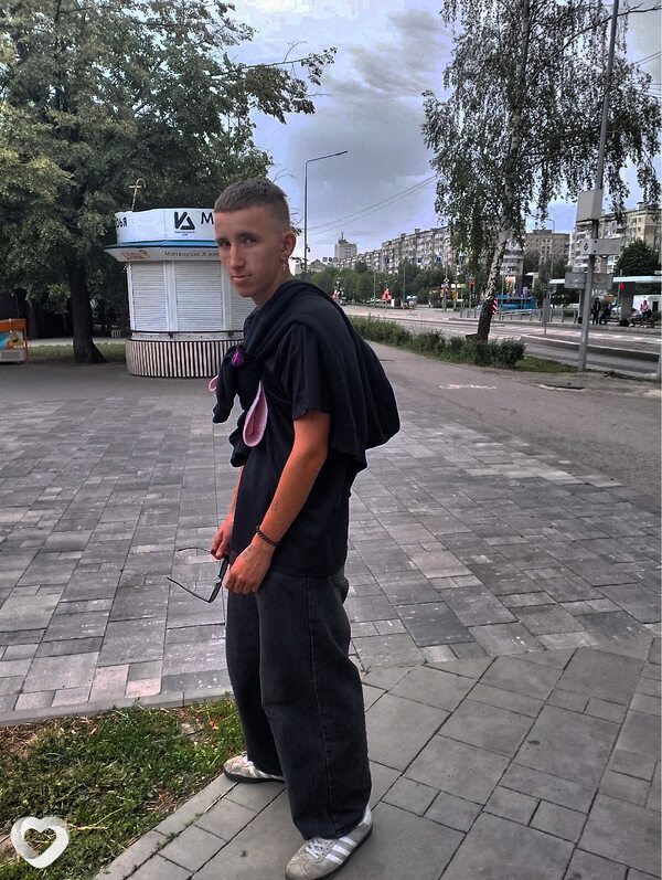 Денис, 19, Белгороде — анкета №3069067