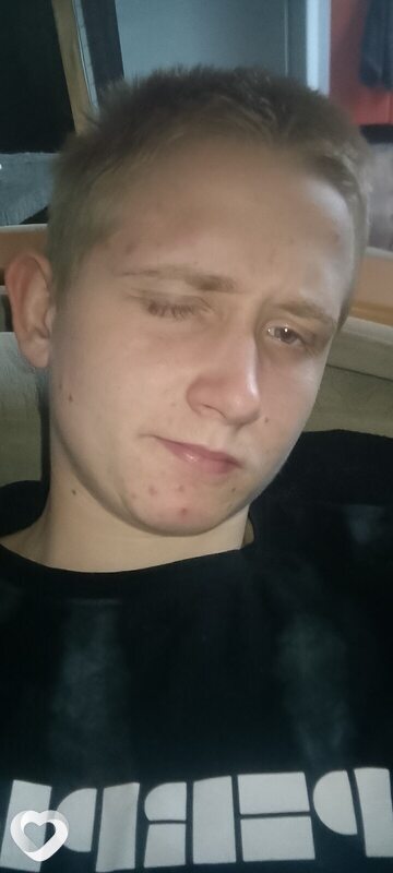 Кирилл, 19, Бийске — анкета №3070976