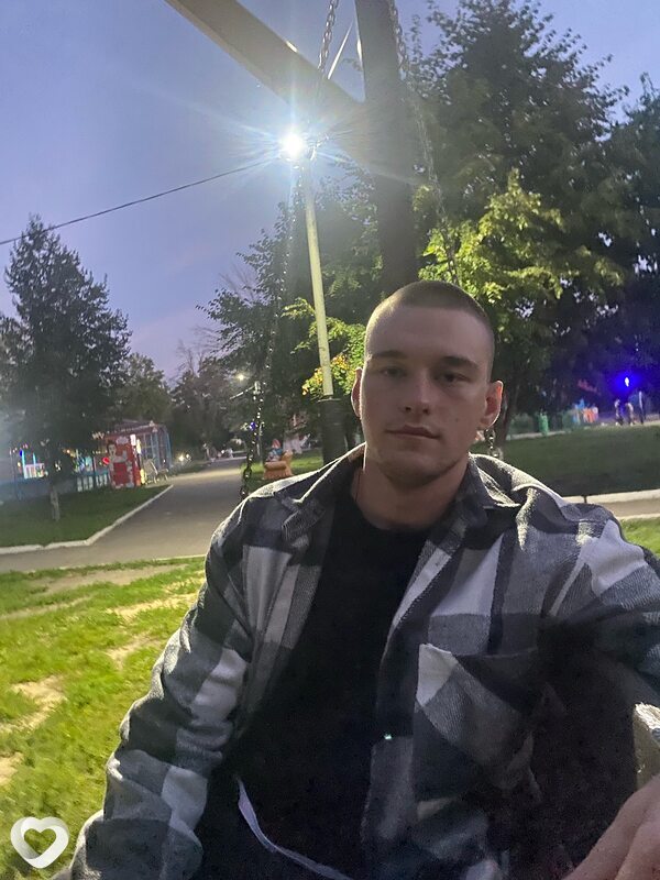 Максим, 21, Саратове — анкета №3071412