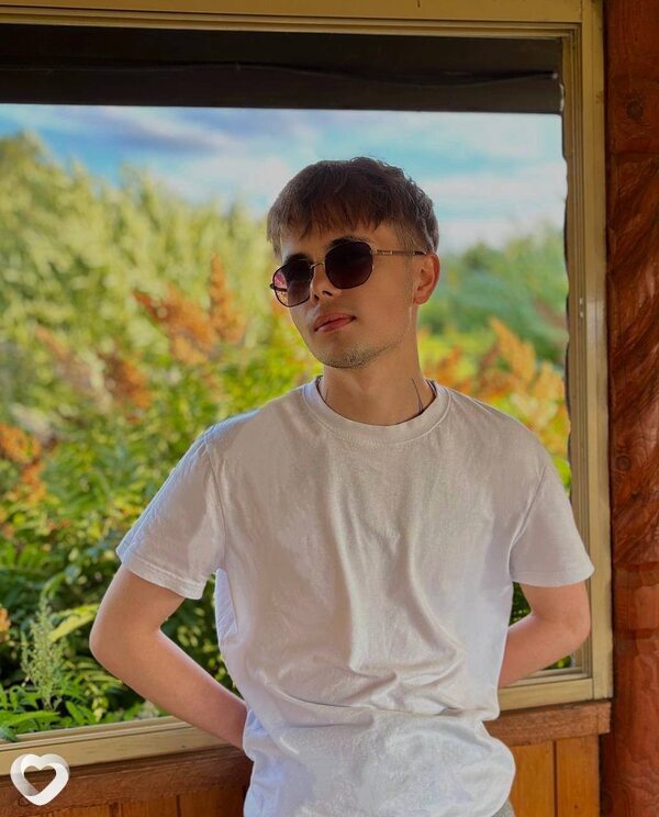 Илья, 22, Москве — анкета №3072661