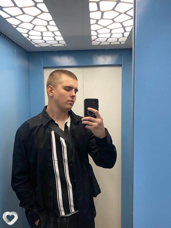 Михаил, 20, Сызрани — анкета №3073074