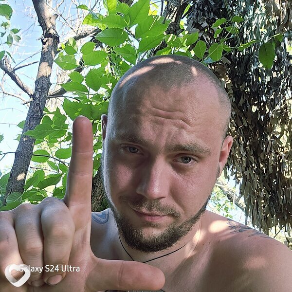 Макс, Дебальцево