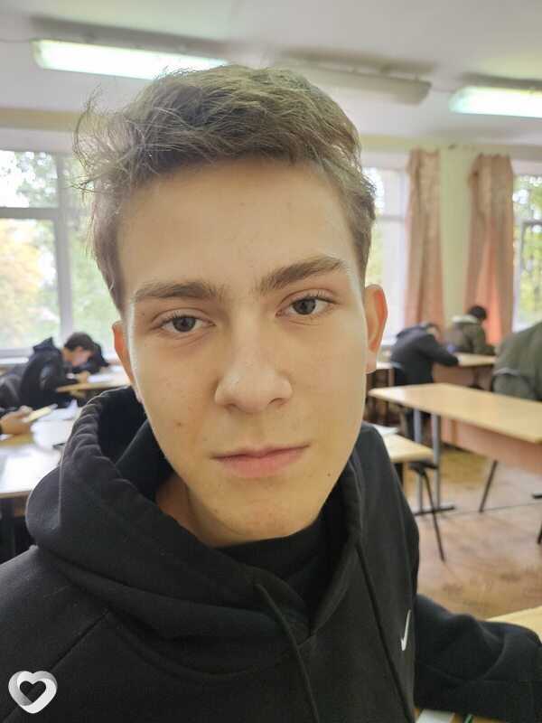 Артем, 20, Азове — анкета №3074624