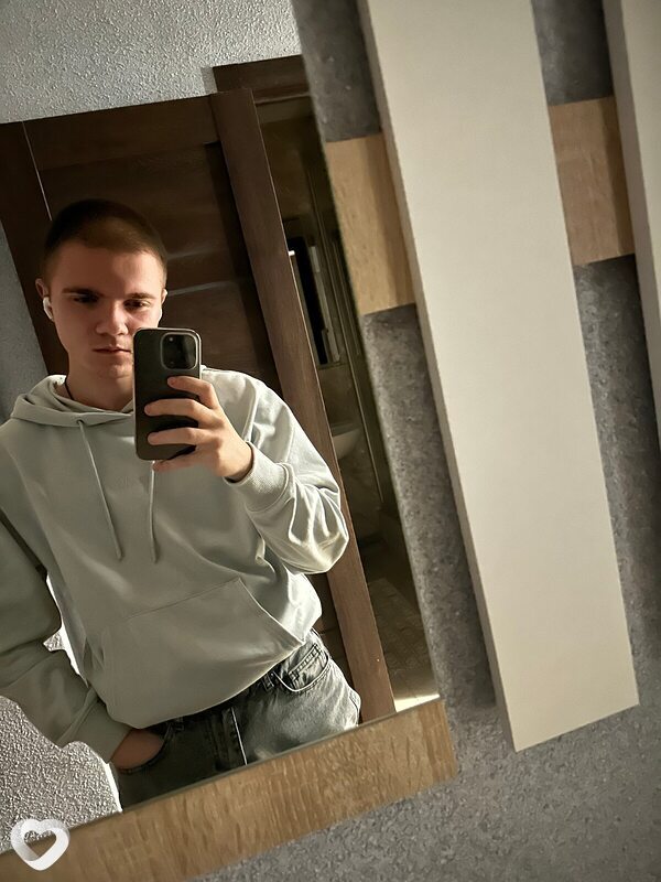 Денис, 26, Москве — анкета №3075441