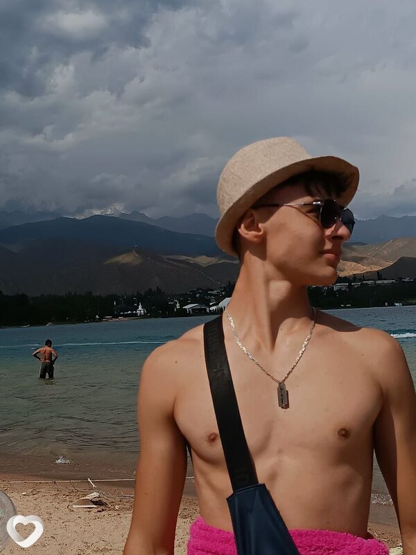 Артур, 21, Бишкек — анкета №3075904