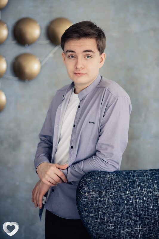 Денис, 19, Москве — анкета №3075782