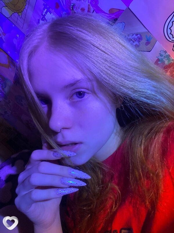Анна, 19, Тюмени — анкета №3077592