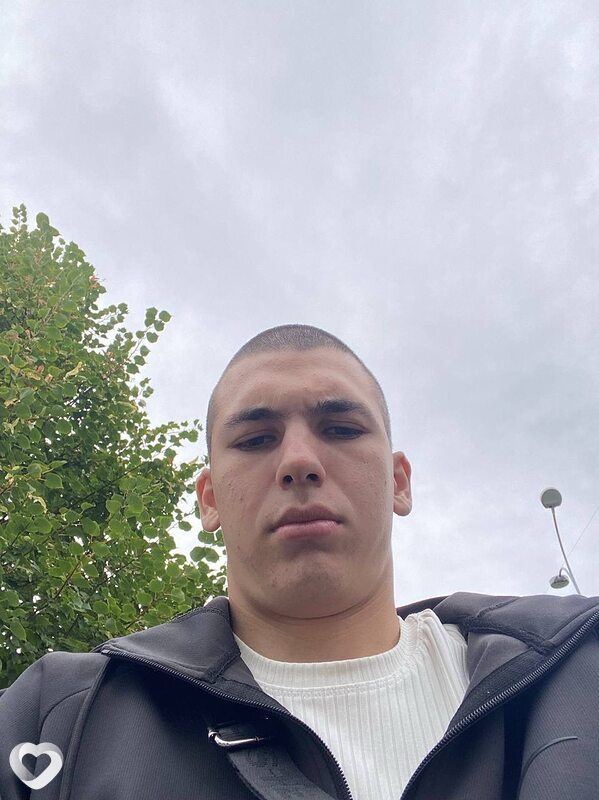 Дима, 18, Волжском — анкета №3078021