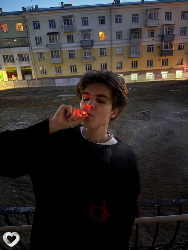 Артем, 21, Москве — анкета №3077748
