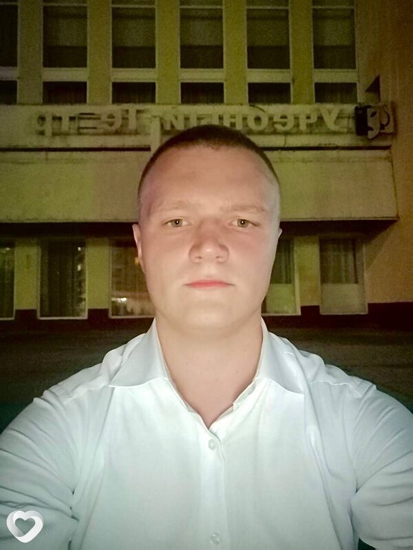 Влад, 20, Москве — анкета №3079138