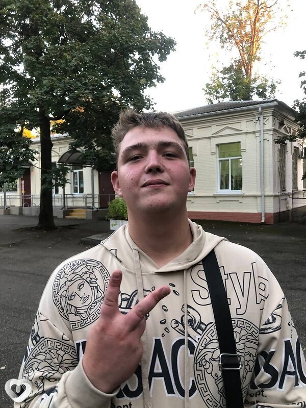 Артем, 19, Краснодаре — анкета №3081010