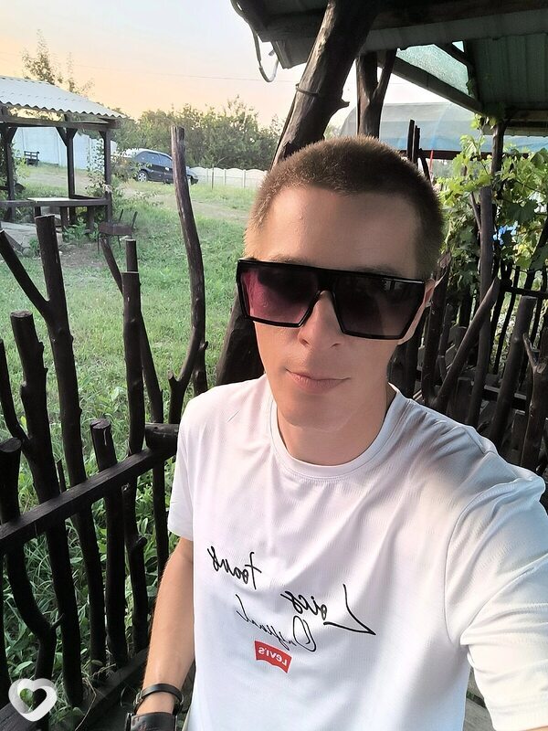 Алекс, 32, Луганске — анкета №3081759
