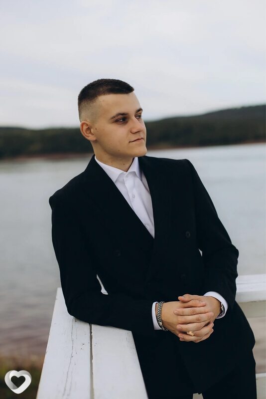 Владимир, 21, Братске — анкета №3083301