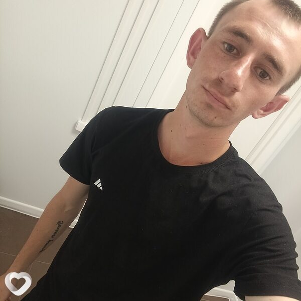 Артём, 25, Калинковичах — анкета №3084309