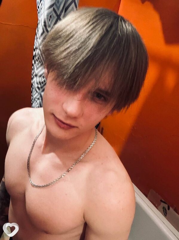 Евгений, 21, Омске — анкета №3084421