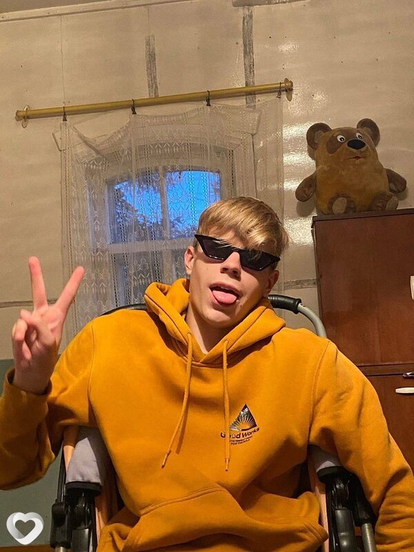 Денис, 20, Санкт-Петербурге — анкета №3085335