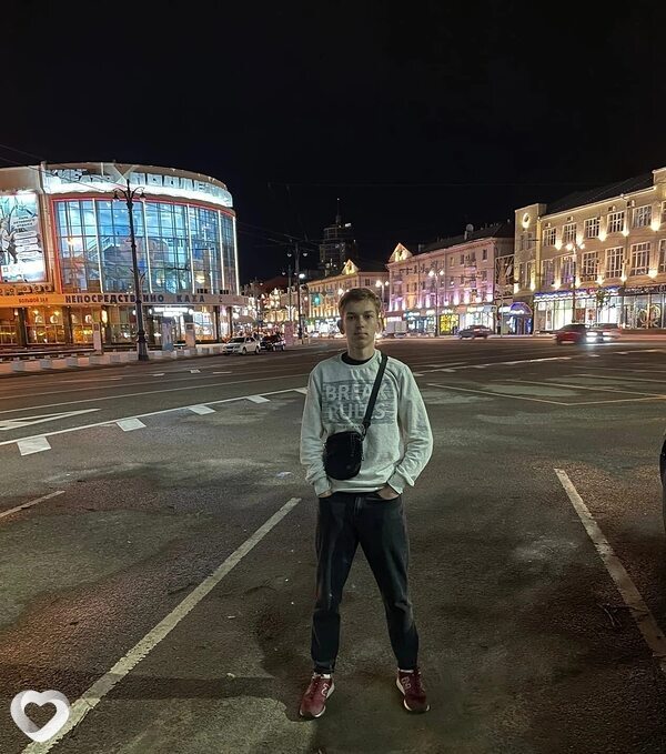 Денис, 20, Воронеже — анкета №3086329