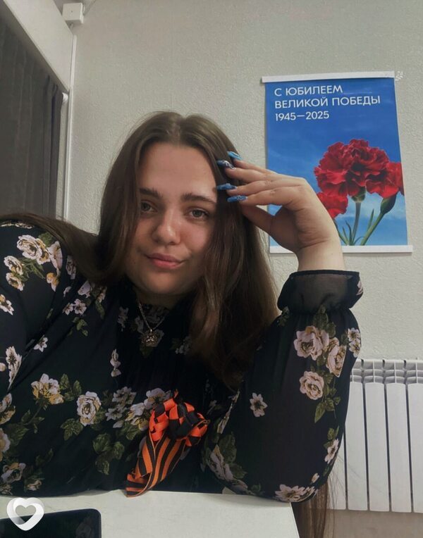 Алёна, 23, Ачинске — анкета №3086680