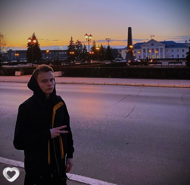 Максим, 23, Волгограде — анкета №3090136