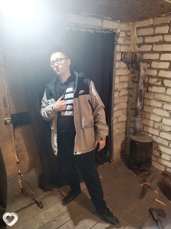 Артем, 26, Белогорске — анкета №3091296