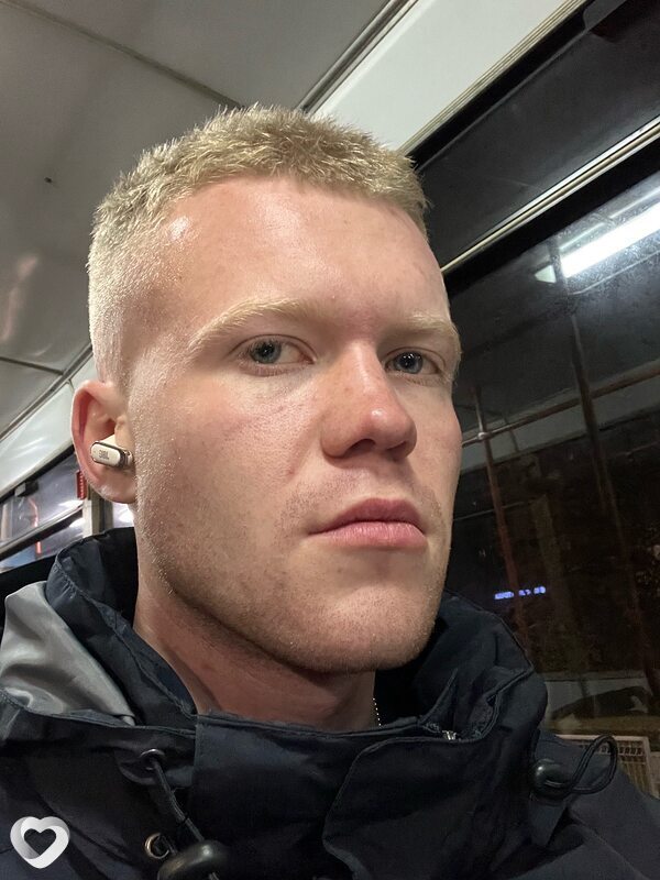 Артём, 21, Минске — анкета №3092303