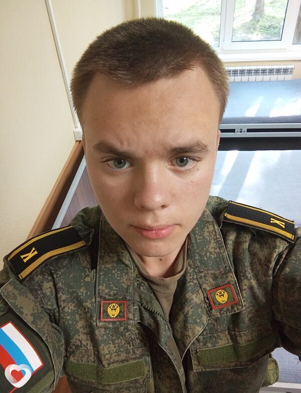 Максим, 19, Санкт-Петербурге — анкета №3093738