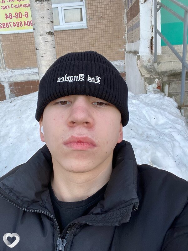 Artem, 19, Нягани — анкета №3094000