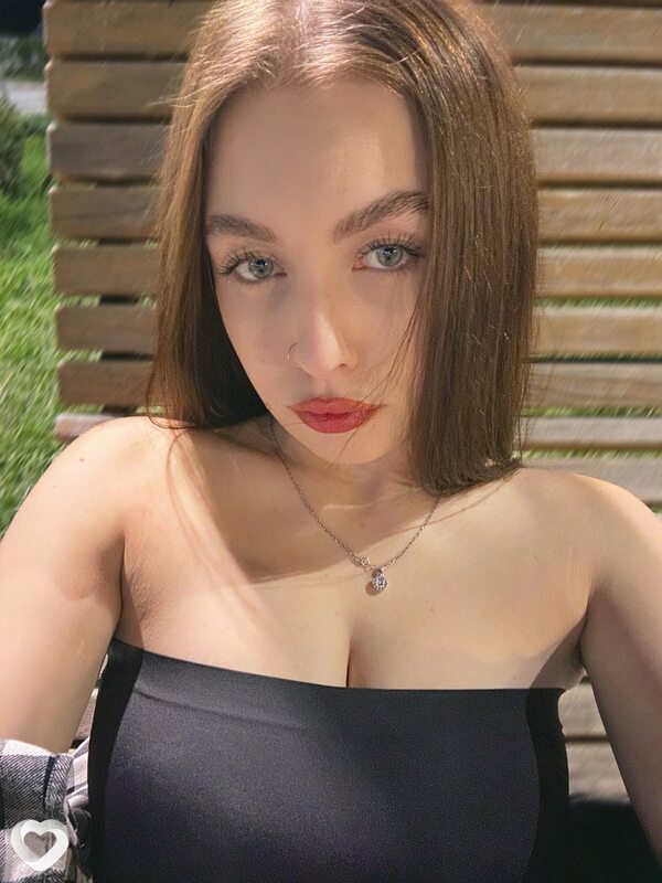Алена, 21, Краснодаре — анкета №3097405