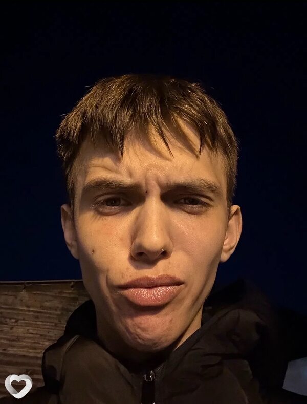 Максим, 19, Омске — анкета №3100900