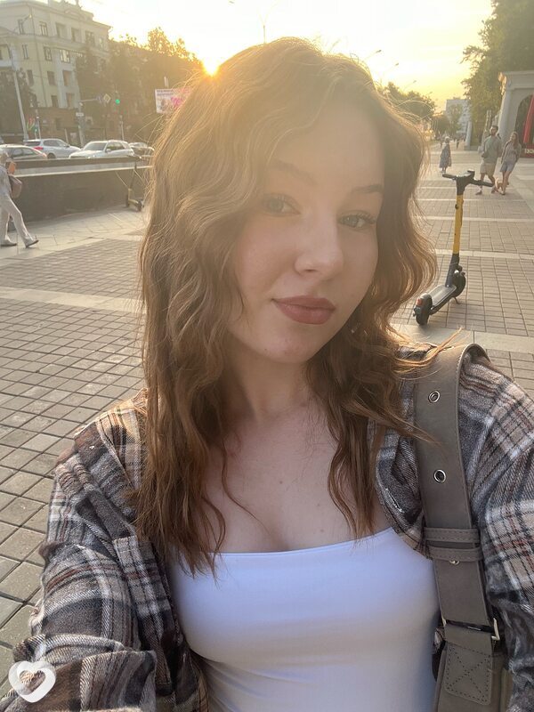 Алёна, 19, Минске — анкета №3101429
